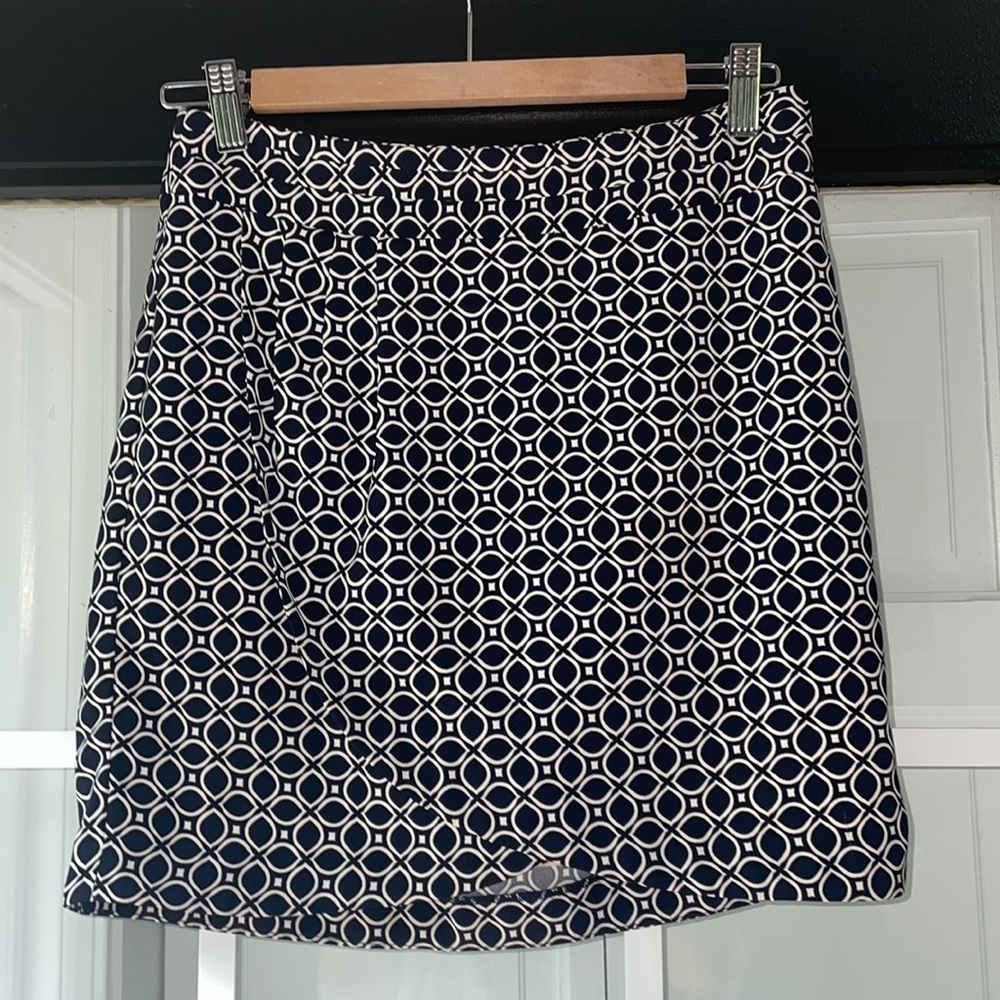Banana Republic professional skirt. Size 2.